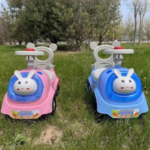 新款带音乐灯光四轮平衡车儿童可坐扭扭车宝宝防侧翻滑行车