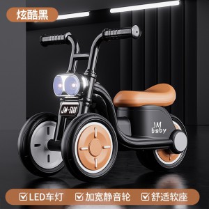 新款1-3岁宝宝滑行车溜溜车玩具车带灯光音乐哈雷小摩托