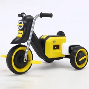 The new baby scooter scooter pusher can ride on a boy, girl, baby toy pedal walker