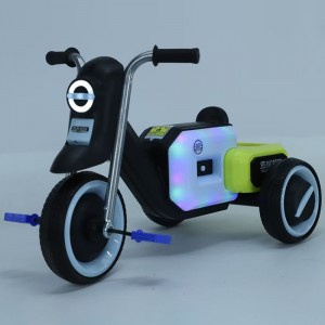 The new baby scooter scooter pusher can ride on a boy, girl, baby toy pedal walker