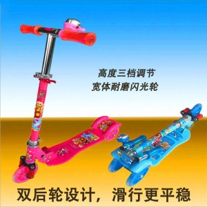 折叠小孩踏板车 闪光脚踏滑板车 三轮摇摆滑轮车