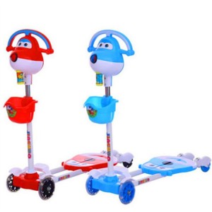 新款奶粉影楼赠品 四轮儿童滑板车 可升降带闪光音乐扭扭车