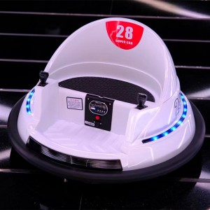 男女孩遥控儿童玩具漂移车室内外电动旋转车可坐人宝宝碰碰车