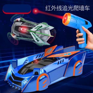 儿童遥控追光汽车玩具爬墙车四驱可充电红外感应赛车小男孩玩具车