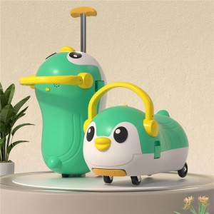 企鹅拉杆箱儿童可骑行溜溜车带储物箱滑行车带音乐灯光四轮平衡车