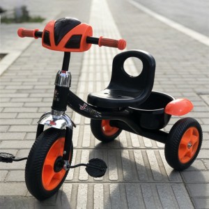 带踏板儿童三轮车  塑料材质  卡通设计  男女通用室内外使用