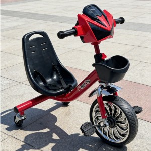 儿童三轮车  带踏板儿童三轮车 塑料材质  后铁万向轮  婴儿脚踏三轮车