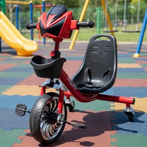 儿童三轮车  带踏板儿童三轮车 塑料材质  后铁万向轮  婴儿脚踏三轮车