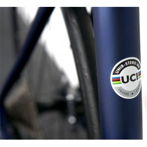 STERLING R2 DISC Allrounder impian yang mengedepankan kendali terbaik serta kecepatan yang stabil