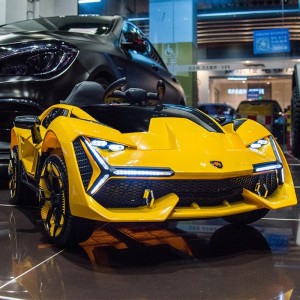 儿童电动车可坐人上液压门玩具充电带2.4G遥控双驱四轮小汽车