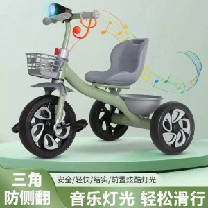 新款儿童三轮车脚踏车音乐灯光宝宝玩具车防侧翻2-6岁小孩脚蹬车