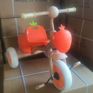 厂家供货 新款儿童脚蹬三轮车灯光音乐儿童三轮车自行车