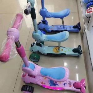 儿童滑板车三轮滑行车带音乐灯光小孩滑行溜溜车高低可调节滑滑车