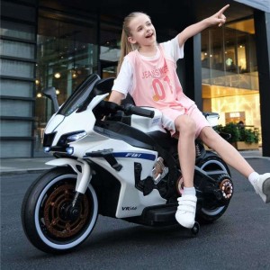 男孩女孩用高性能电动玩具车三轮摩托车  带安全头盔  儿童摩托车